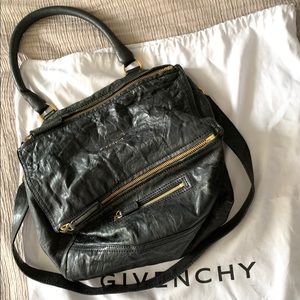 Givenchy pandora medium black